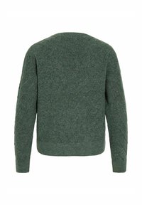 Pull en maille verte avec un motif en losanges texturé ; encolure ronde ; ourlet et poignets côtelés ; tissu doux de poids moyen.