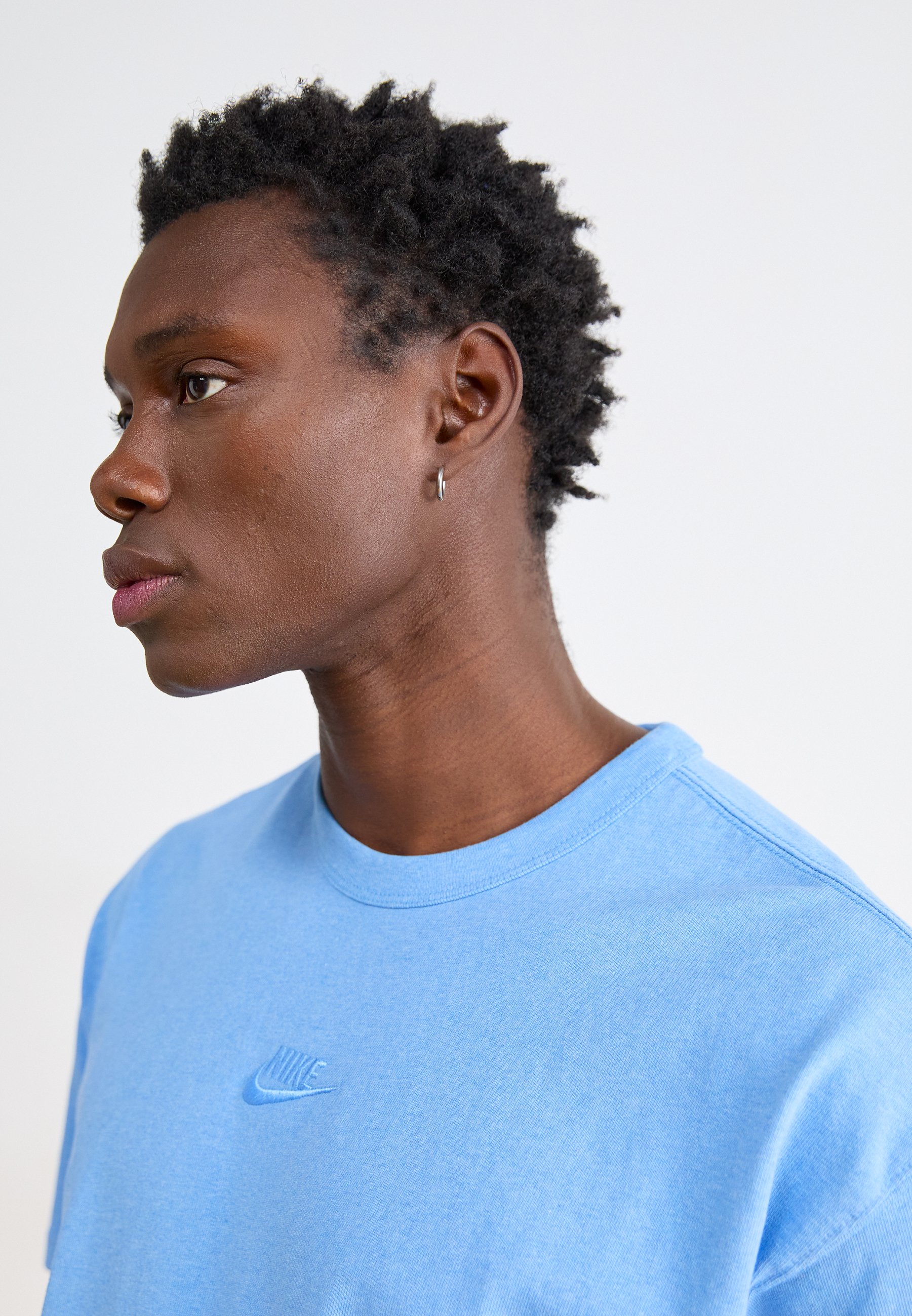 university blue nike t shirt