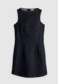 Αμάνικο σκουρόχρωμο μπλε τζιν φόρεμα με στρογγυλή λαιμόκοψη και ορατό πορτοκαλί ράψιμο, ελαφρώς εφαρμοστό στη μέση.