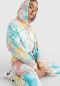 Tommy Jeans VARSITY BOXY  - Sweat à capuche - tie dye multi
