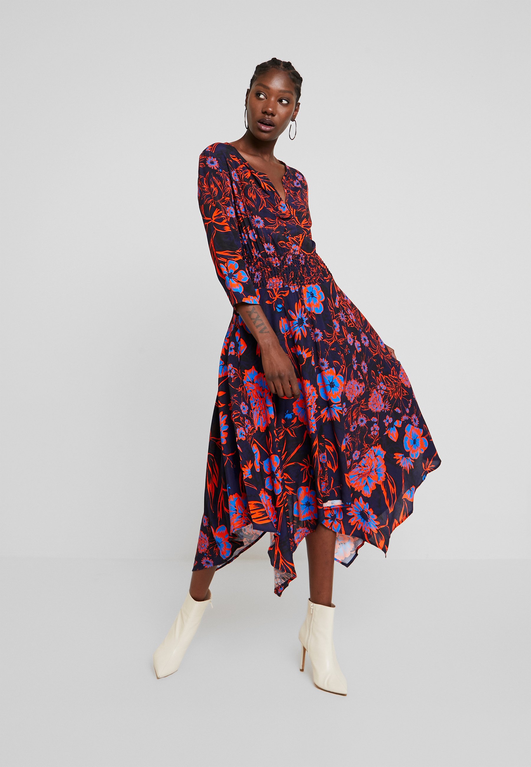 Desigual Kjole multi colouredflerfarget Zalando.no Desigual | Kjøp klær, kjoler og vesker DESIGUAL hos Zalando