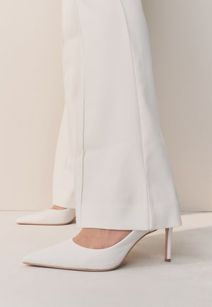 Next, REGULAR FIT - FOREVER COMFORT WIDE FI - Svadobné topánky - white
