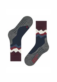 Calze grigie con un motivo di catena montuosa in navy, rosso e crema, con taglie marcate e branding.