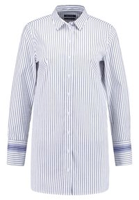 Weißes Button-up-Shirt mit schmalen marineblauen Streifen. Verfügt über einen spitzen Kragen, lange Ärmel und kontrastierende gestreifte Manschetten. Material aus Baumwollmischung.