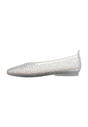 Transparante platte schoenen met geometrische patronen, een flexibel ontwerp, lage hak en een gladde oppervlaktestructuur. Geschikt voor casual gebruik.