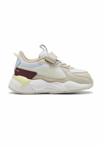 Sneaker beige realizzato con materiali in rete e pelle. Presenta accenti blu, un pannello bordeaux e un dettaglio giallo sul tallone. Chiusura con fascetta in velcro.