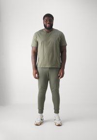 Lacoste Basic póló - khaki