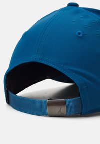 Jordan RISE - Nokkmüts - industrial blue/gunmetal