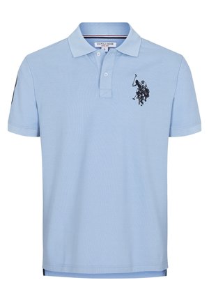 Gaiši zils polo krekls no kokvilnas maisījuma, ar trīs pogu aizdari, īsām piedurknēm un melnu izšūtu logotipu uz krūtīm.