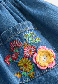 Next Vapaa-ajan mekko - blue denim embroidered