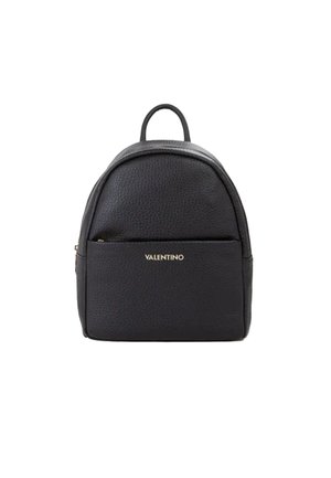 Zaino in pelle nera dalla forma arrotondata, con tasca frontale con cerniera e logo "Valentino" in oro. Superficie texture con manico superiore per il trasporto.