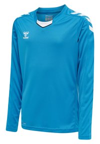 Blå langærmet sports trøje lavet af glat, let materiale. Har hvide detaljer på skuldrene og en V-halsudskæring.
