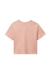 T-shirt rose court en tissu doux. Il présente des manches courtes, un col rond et un design simple sans embellissements.