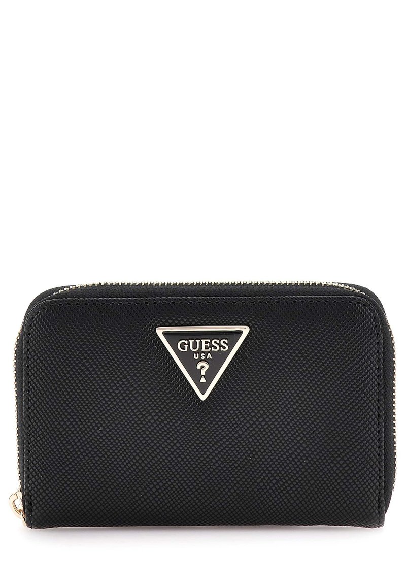 Portafoglio in pelle sintetica nera con superficie texturizzata, hardware in tono argento e accento a logo triangolare. Presenta una chiusura con zip.