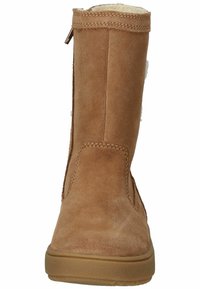 Braune Wildleder-Ankleboots mit runder Zehenpartie, seitlichem Reißverschluss und weicher Innenauskleidung. Mit Kontrastnähten und Gummisohle.