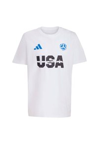 Bijela pamučna majica s natpisom "USA" u podebljanim crnim slovima, plavim akcentima i Adidas logom na lijevom ramenu. Dizajn s kratkim rukavima.