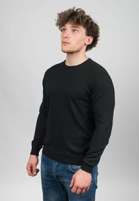 Thumbnail Image 3