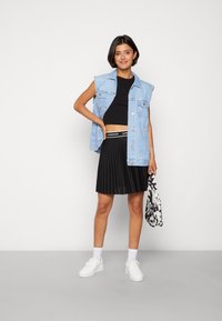 Lacoste Jupe pliss?�e - black/noir - ZALANDO.FR