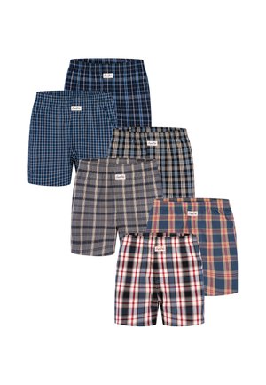 Sei paia di boxer da uomo con vita elasticizzata a quadri in vari motivi blu, grigio e multicolore impilati a scalare.