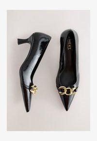 Odabrano, black patent