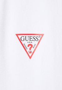 Guess TRIANGLE - T-shirts basic - pure white