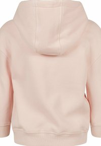 Lys rosa hettegenser med en glatt tekstur, ribbede mansjetter og nederkant. Baksiden har sømdetaljer uten grafikk eller mønstre.