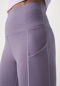 Nike Performance UNIVERSA - Tajice - daybreak