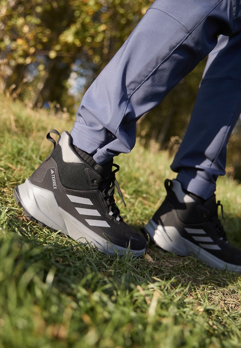 Adidas Terrex - Trail running shoes - core black/carbon/grey four, Enlarge