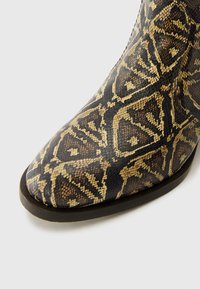 Chie Mihara ORITA - Bottines compensées - namaya natur