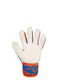 Guante de portero con palma de látex blanco, muñequera de malla en naranja brillante y azul, y diseños texturizados en la correa de la muñeca para un mejor agarre.
