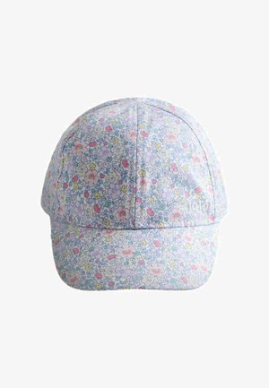 Gorra de béisbol con patrón floral en colores pastel rosa, amarillo y púrpura sobre un fondo azul claro, vista desde el frente.