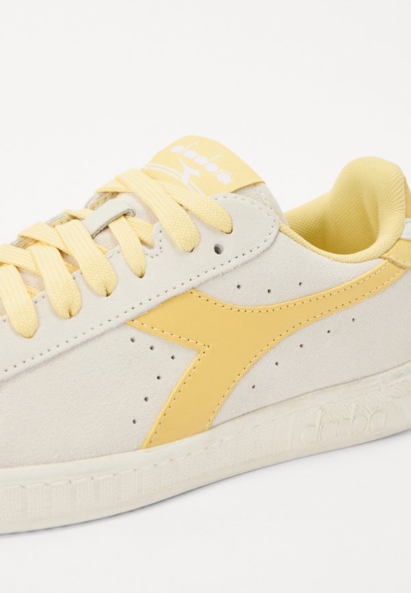 GAME LOW UNISEX - Trainers3