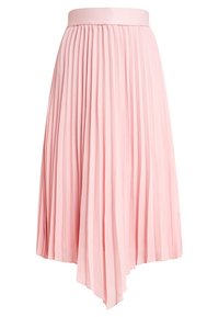 Vaaleanpunainen laskostettu hame, jossa on korkea vyötärö, virtaava muotoilu ja epäsymmetrinen helma. Sileä rakenne ja kevyt, ilmava kangas.