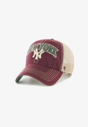 Dunkelroter Baseballcap mit beigem Mesh-Rücken, weißem "NY"-Logo und grünem "NEW YORK"-Text auf dem vorderen Paneel eingestickt.
