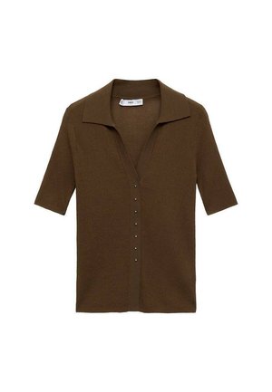 Cardigan corto marrone con maniche corte, dotato di un colletto piatto, presenta una chiusura frontale con bottoni decorata con piccoli bottoni metallici e una trama a coste.