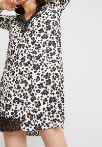 Liu Jo Jeans Vapaa-ajan mekko - white