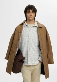 Selected Homme Vasaras jaka - egret