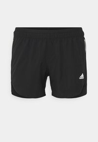 Mustat urheiluhousut, jotka on valmistettu kevyestä materiaalista. Ne sisältävät kuminauhan vyötärön ja valkoisen Adidas-logon alareunassa oikealla puolella.