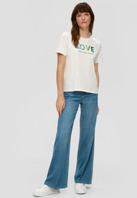 s.Oliver MIT PAILLETTEN-STICKEREI - T-shirt print - ecru