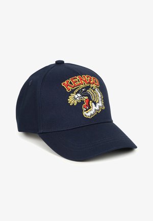 Casquette de baseball bleu marine avec un design de tigre brodé, mettant en avant des accents rouge vif, jaune et blanc. Matériau en coton, forme structurée.