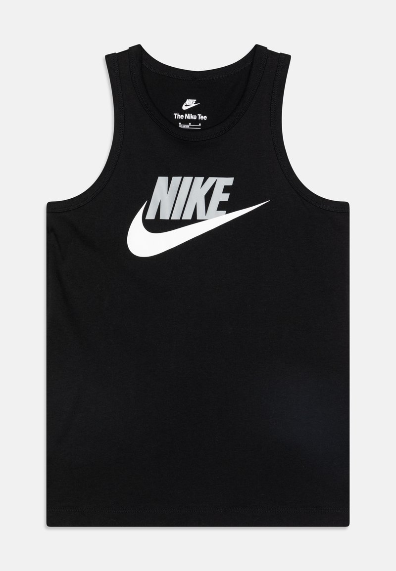 Juodas be rankovių Nike marškinėlis, pagamintas iš medvilnės, su dideliu baltu Nike logotipu krūtinės srityje ir apvaliu kaklu.