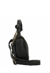 Borsa a mano in pelle nera con superficie testurizzata, manico annodato e tracolla removibile. Dotata di una clip metallica e base piatta.