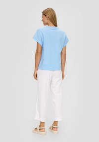 s.Oliver MIT KAPPÄRMELN - T-shirt print - himmelblau