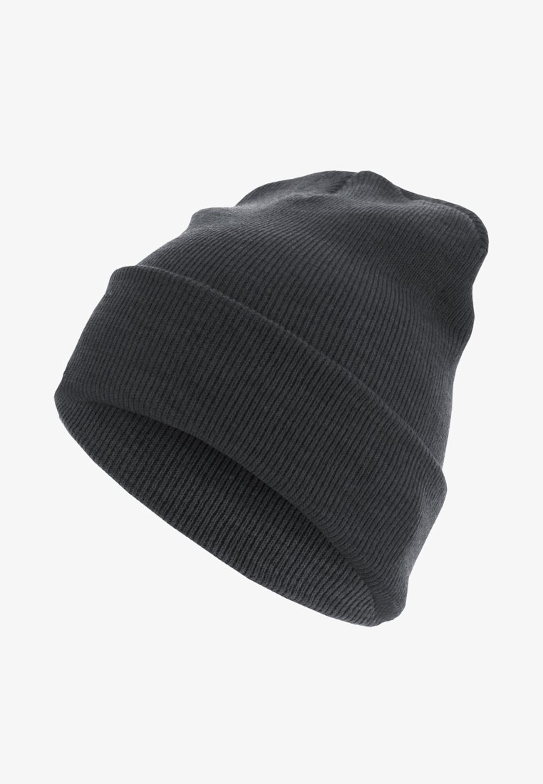 Donkergrijze gebreide muts met ribbeltextuur, slouchy ontwerp en een omgeslagen rand, geschikt voor koud weer.