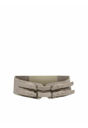 Ceinture large en daim beige avec deux sangles doubles réglables et boucles argentées, conçue pour cintrer la taille.