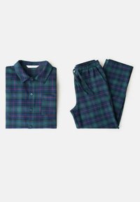 Karirasta loungewear komplet v temno zeleni barvi, ki vključuje srajco s kragnico in gumbki ter ujemajoče se hlače z elastiko in vrvico.