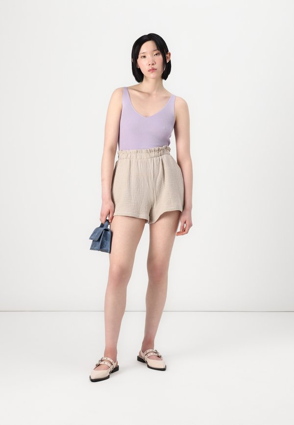 VMNATALI - Shorts - silver lining2