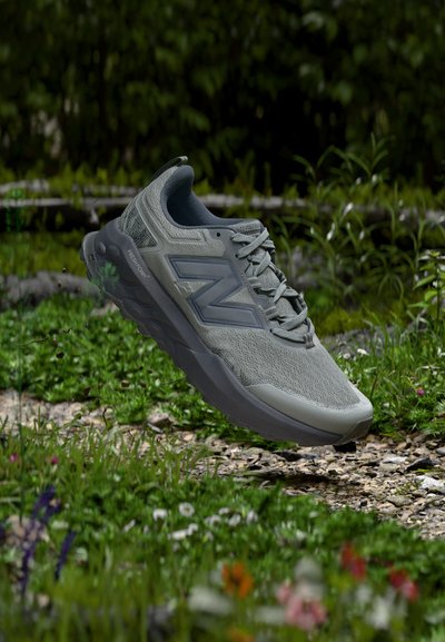 New Balance GAROE V2