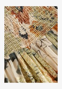 Selezionato, cream sparkle
