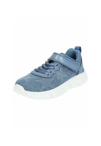 Modrá sportovní bota s texturovaným pleteným vrškem, bílou gumovou podrážkou, nastavitelným pásem a šněrováním. Obsahuje zadní smyčku pro snadné obouvání.